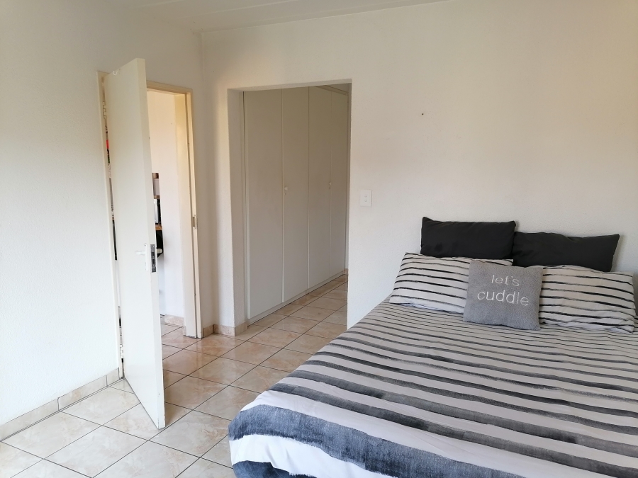 To Let 1 Bedroom Property for Rent in Sundowner Gauteng