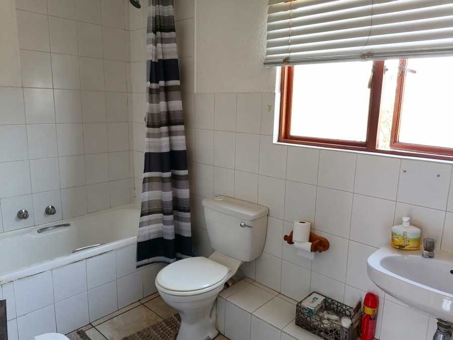 To Let 1 Bedroom Property for Rent in Sundowner Gauteng