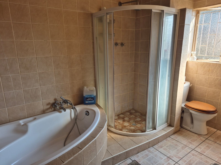 4 Bedroom Property for Sale in Zesfontein A H Gauteng