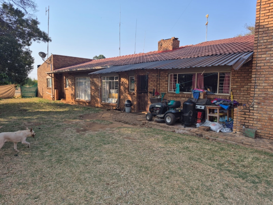 4 Bedroom Property for Sale in Zesfontein A H Gauteng
