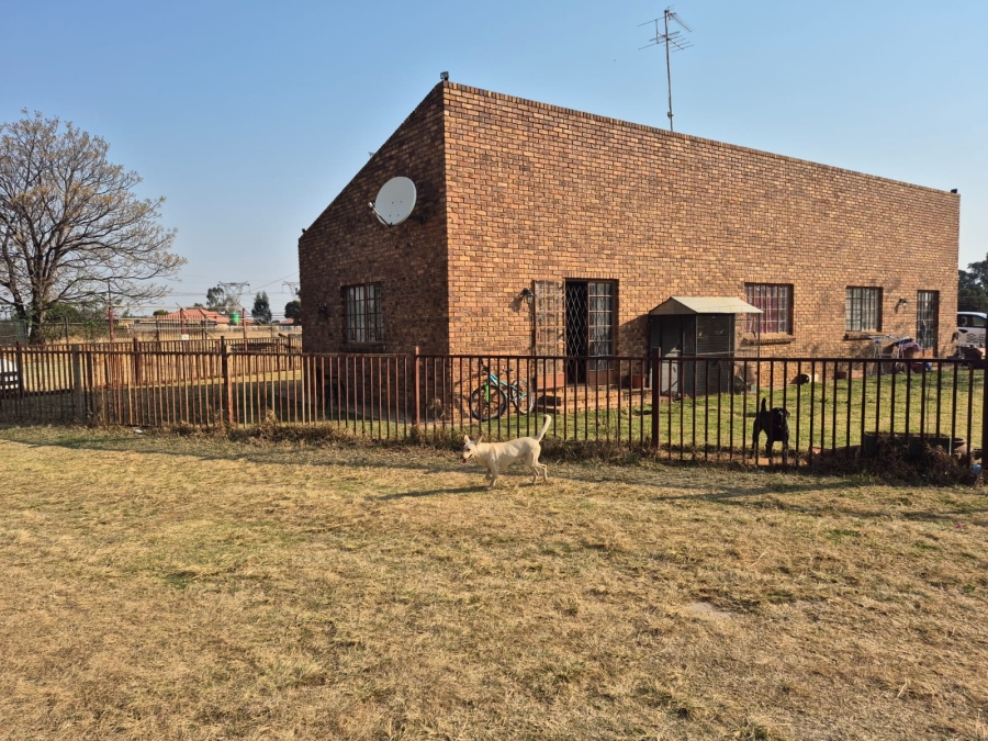 4 Bedroom Property for Sale in Zesfontein A H Gauteng