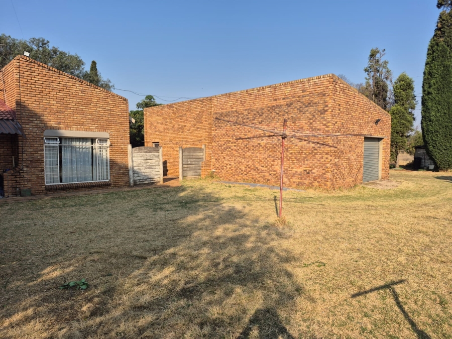 4 Bedroom Property for Sale in Zesfontein A H Gauteng