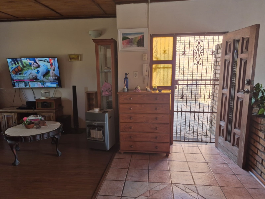 4 Bedroom Property for Sale in Zesfontein A H Gauteng