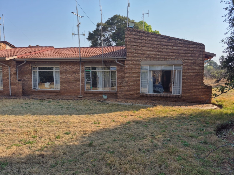 4 Bedroom Property for Sale in Zesfontein A H Gauteng