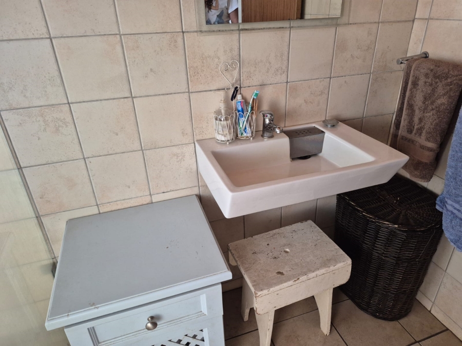 4 Bedroom Property for Sale in Zesfontein A H Gauteng