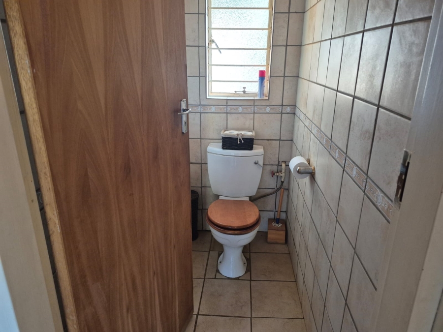 4 Bedroom Property for Sale in Zesfontein A H Gauteng