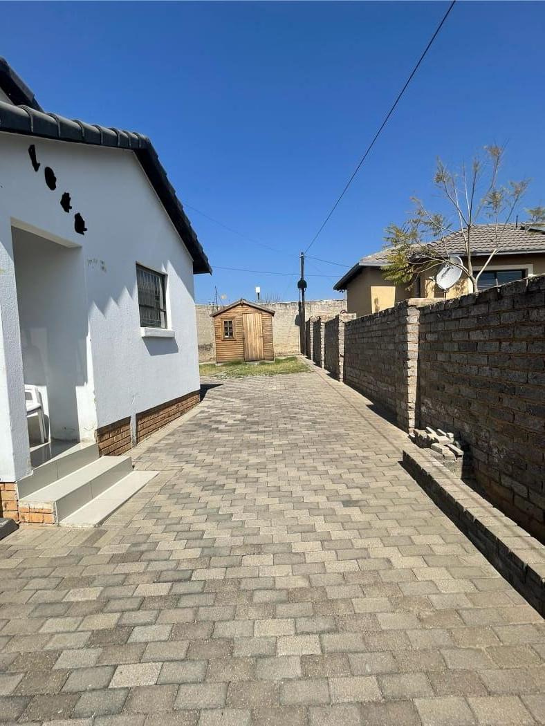 To Let 2 Bedroom Property for Rent in Kya Sands Gauteng