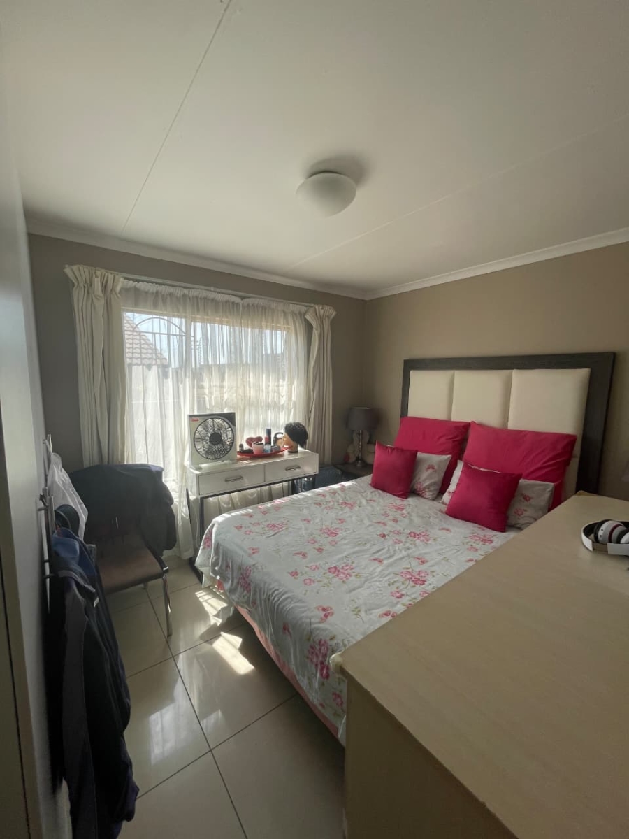 To Let 2 Bedroom Property for Rent in Kya Sands Gauteng
