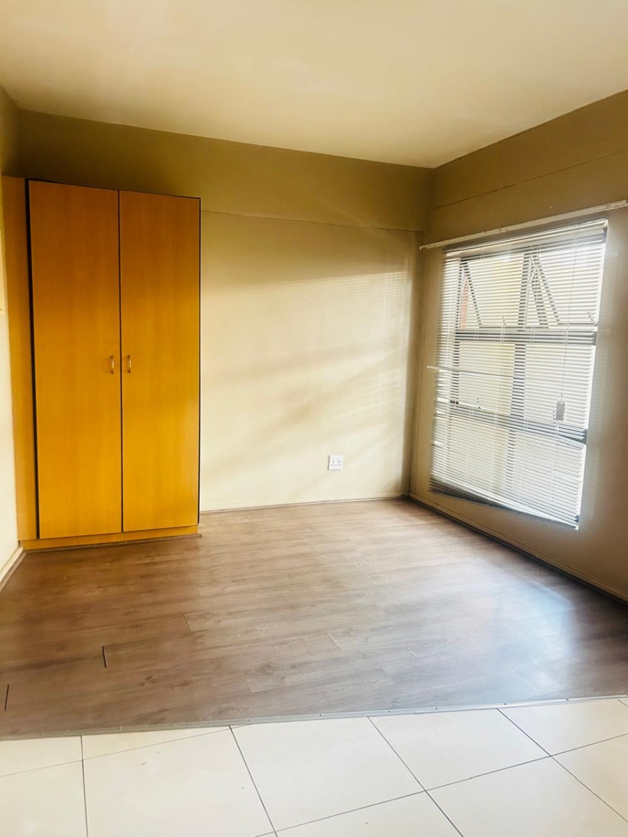 To Let 1 Bedroom Property for Rent in Braamfontein Gauteng