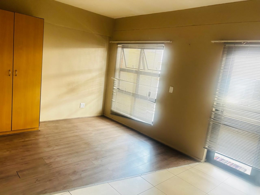To Let 1 Bedroom Property for Rent in Braamfontein Gauteng