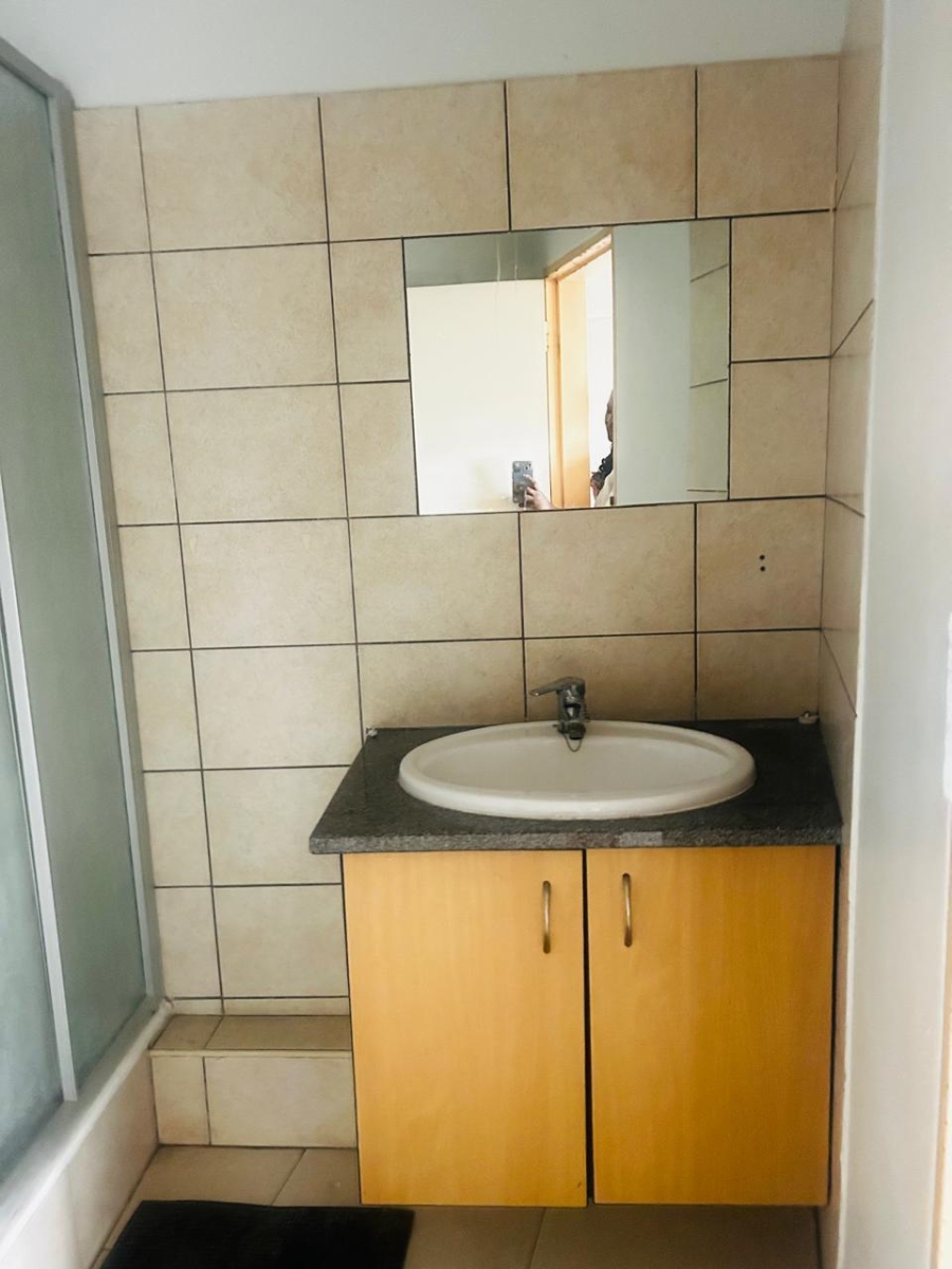 To Let 1 Bedroom Property for Rent in Braamfontein Gauteng
