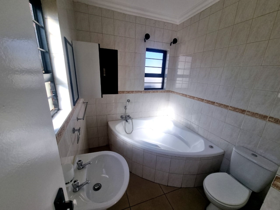 4 Bedroom Property for Sale in Meyersdal Gauteng