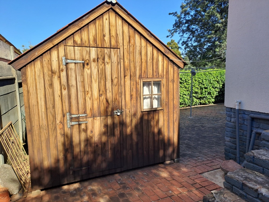 5 Bedroom Property for Sale in Breaunanda Gauteng