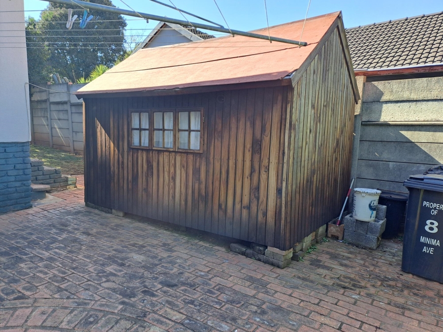 5 Bedroom Property for Sale in Breaunanda Gauteng