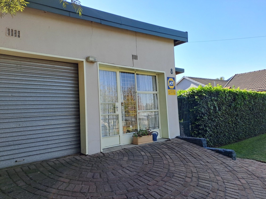 5 Bedroom Property for Sale in Breaunanda Gauteng