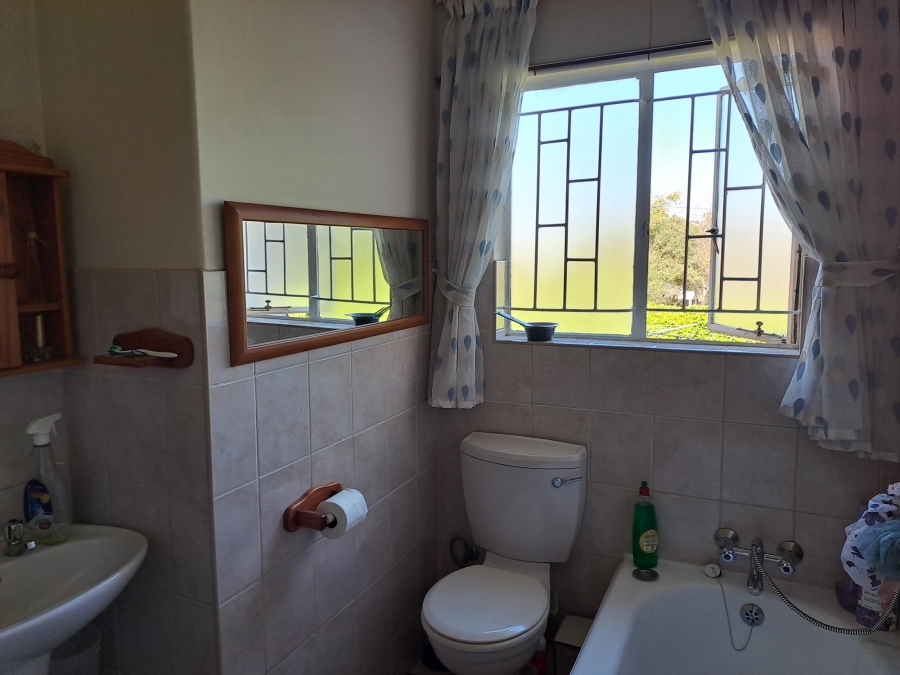 5 Bedroom Property for Sale in Breaunanda Gauteng