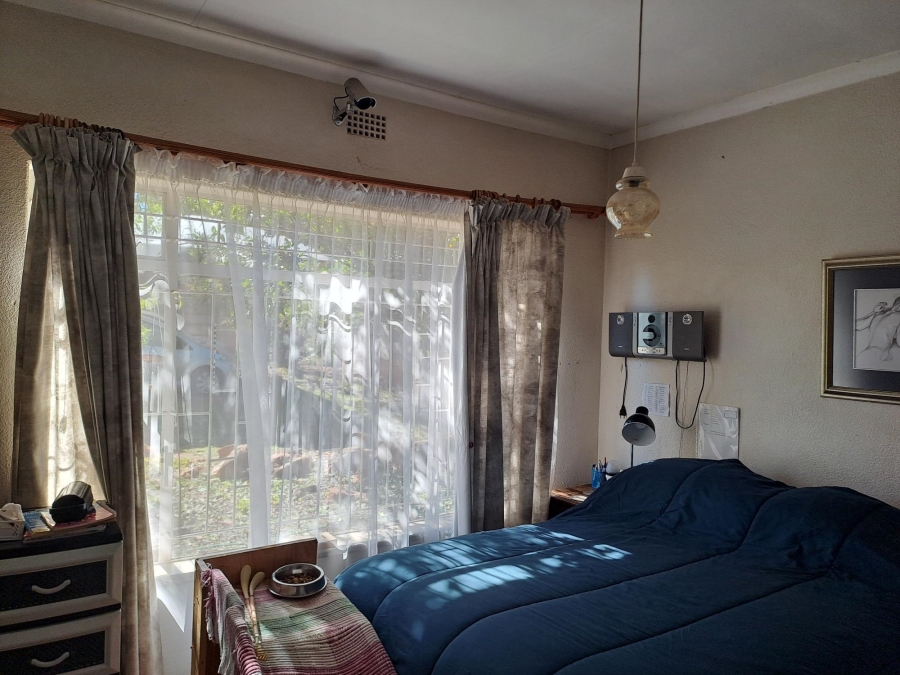 5 Bedroom Property for Sale in Breaunanda Gauteng