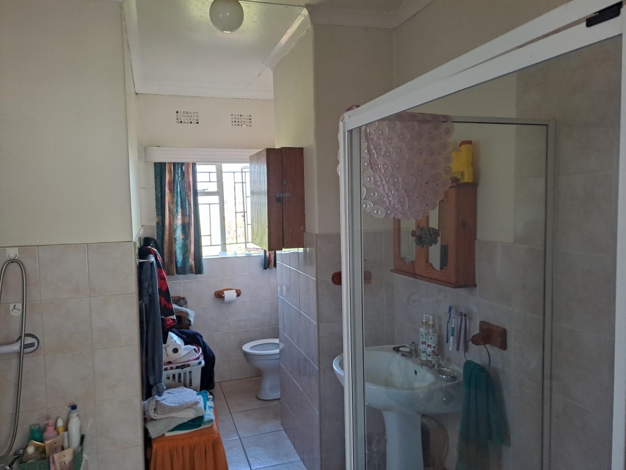 5 Bedroom Property for Sale in Breaunanda Gauteng