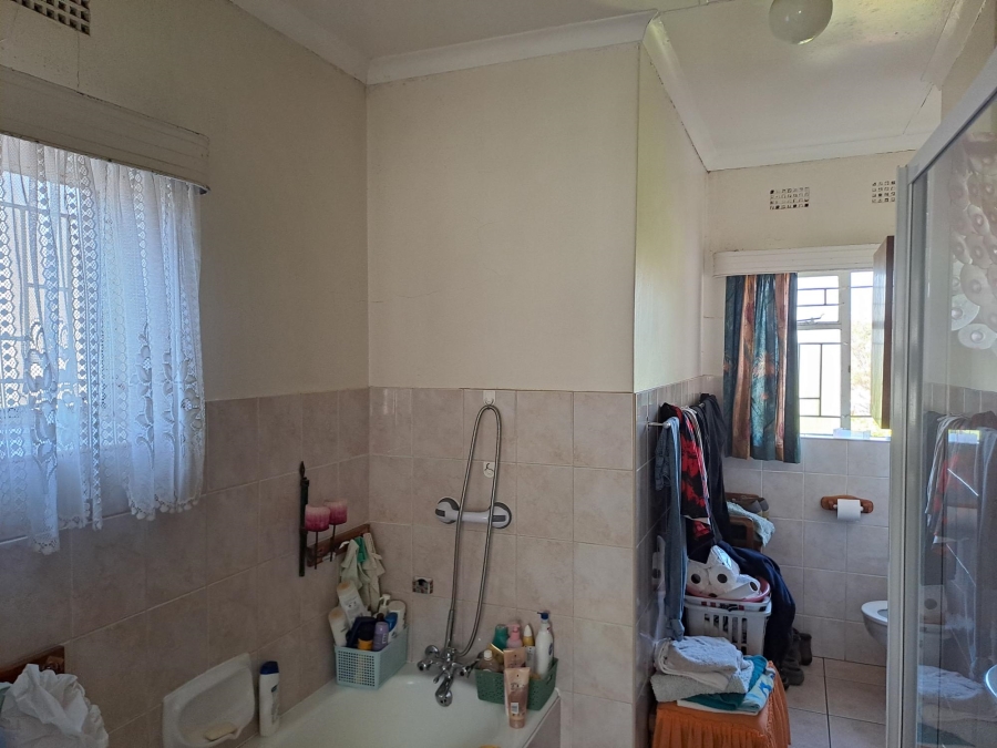 5 Bedroom Property for Sale in Breaunanda Gauteng