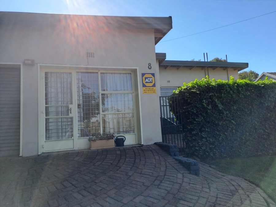 5 Bedroom Property for Sale in Breaunanda Gauteng