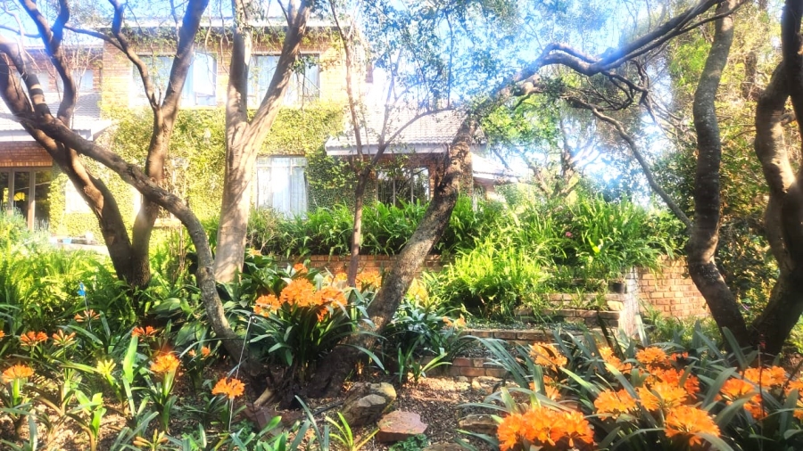 5 Bedroom Property for Sale in Faerie Glen Gauteng