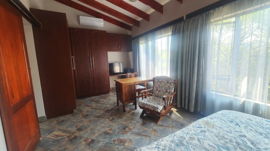 5 Bedroom Property for Sale in Faerie Glen Gauteng