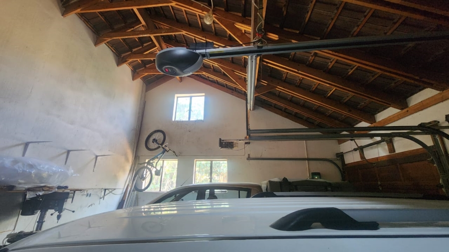 5 Bedroom Property for Sale in Faerie Glen Gauteng