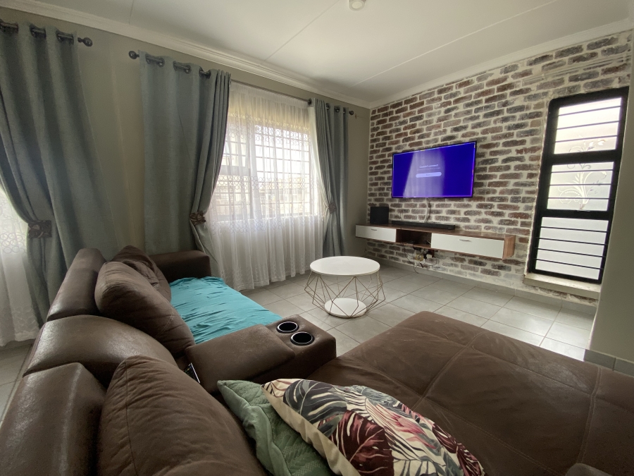 4 Bedroom Property for Sale in Lotus Gardens Gauteng