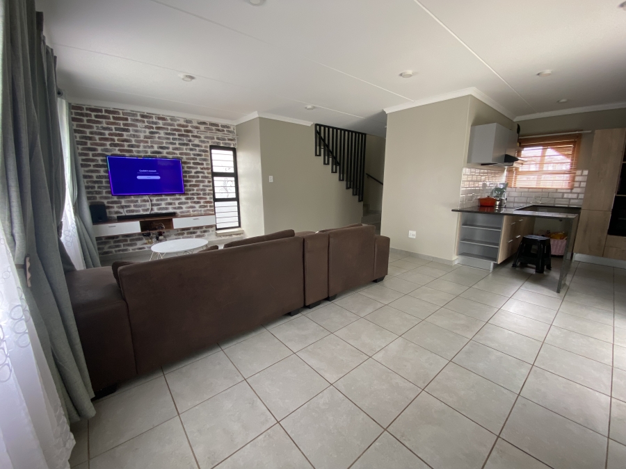 4 Bedroom Property for Sale in Lotus Gardens Gauteng