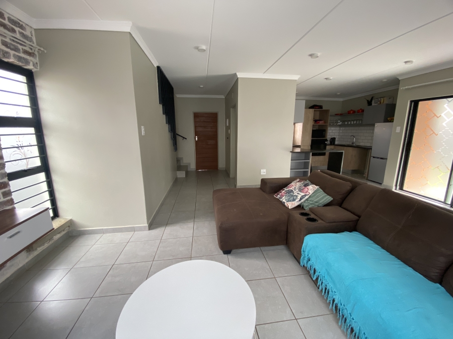 4 Bedroom Property for Sale in Lotus Gardens Gauteng