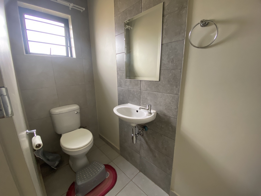 4 Bedroom Property for Sale in Lotus Gardens Gauteng