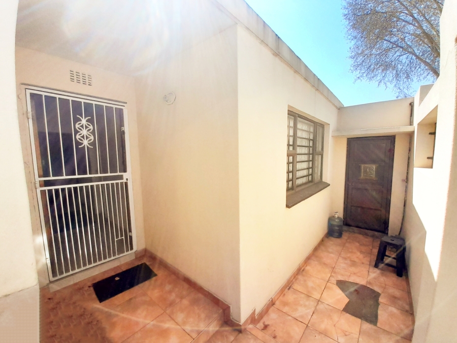 4 Bedroom Property for Sale in Bezuidenhout Valley Gauteng