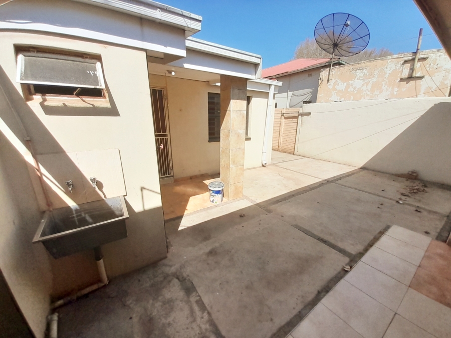 4 Bedroom Property for Sale in Bezuidenhout Valley Gauteng
