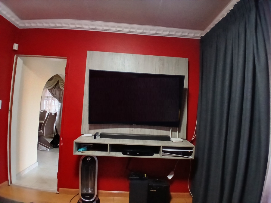 4 Bedroom Property for Sale in Actonville Gauteng