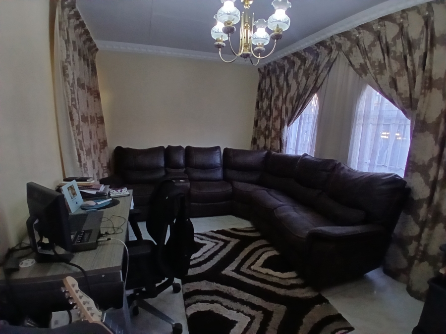 4 Bedroom Property for Sale in Actonville Gauteng