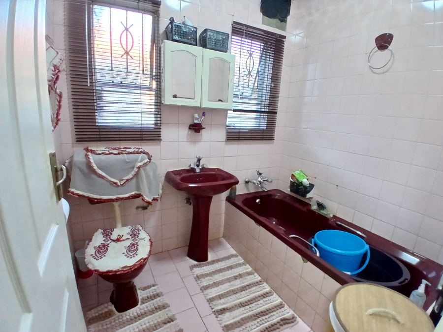 4 Bedroom Property for Sale in Actonville Gauteng