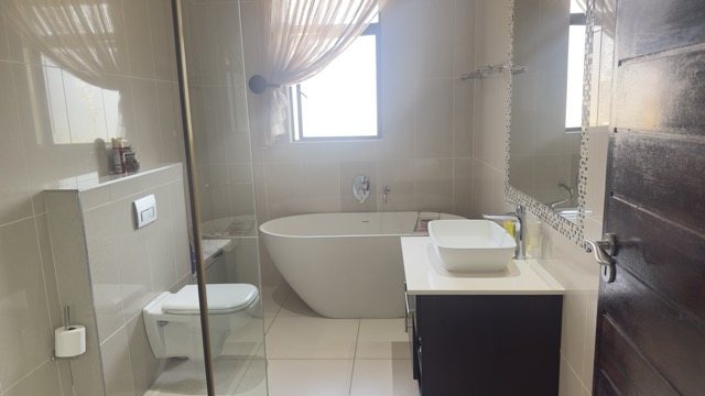 5 Bedroom Property for Sale in Serengeti Lifestyle Estate Gauteng