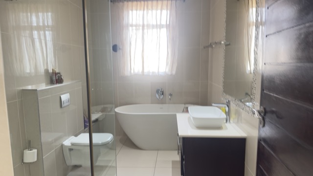 5 Bedroom Property for Sale in Serengeti Lifestyle Estate Gauteng
