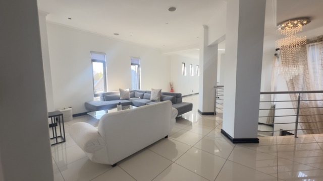 5 Bedroom Property for Sale in Serengeti Lifestyle Estate Gauteng