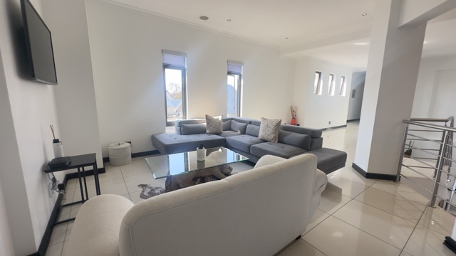5 Bedroom Property for Sale in Serengeti Lifestyle Estate Gauteng