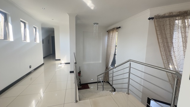 5 Bedroom Property for Sale in Serengeti Lifestyle Estate Gauteng