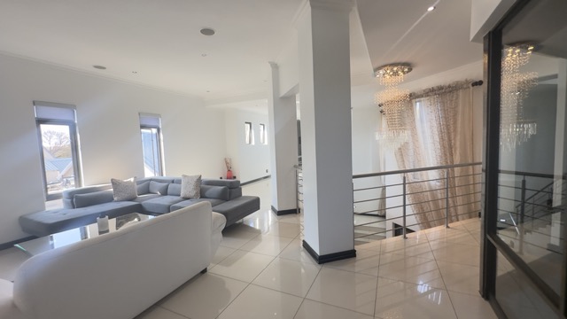 5 Bedroom Property for Sale in Serengeti Lifestyle Estate Gauteng