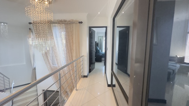 5 Bedroom Property for Sale in Serengeti Lifestyle Estate Gauteng
