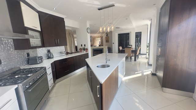 5 Bedroom Property for Sale in Serengeti Lifestyle Estate Gauteng