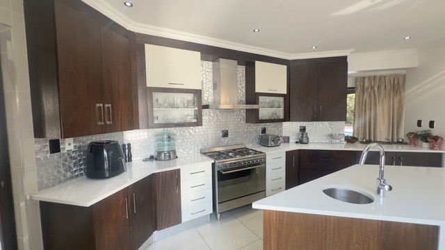 5 Bedroom Property for Sale in Serengeti Lifestyle Estate Gauteng