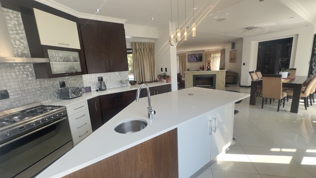 5 Bedroom Property for Sale in Serengeti Lifestyle Estate Gauteng
