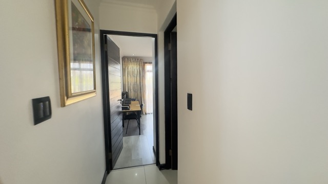 5 Bedroom Property for Sale in Serengeti Lifestyle Estate Gauteng