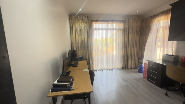 5 Bedroom Property for Sale in Serengeti Lifestyle Estate Gauteng