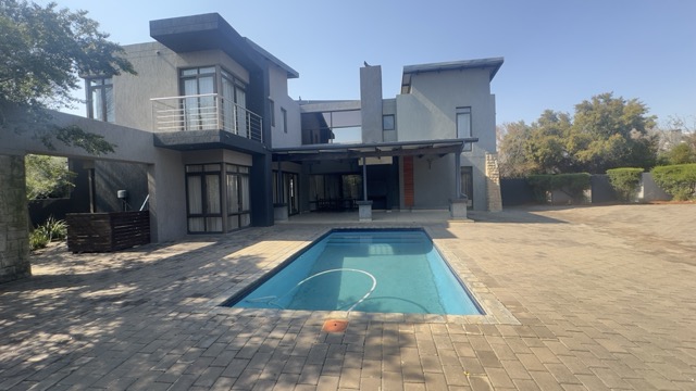 5 Bedroom Property for Sale in Serengeti Lifestyle Estate Gauteng