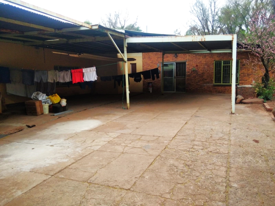 9 Bedroom Property for Sale in Magaliesmoot Gauteng